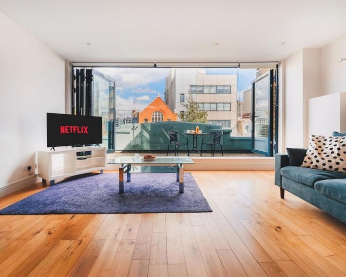 Loft Apartment in Farringdon with a Terrace