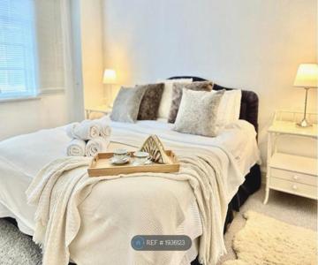Executive Knightsbridge Apartment