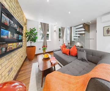 Elegant Mews Retreat by Harrods