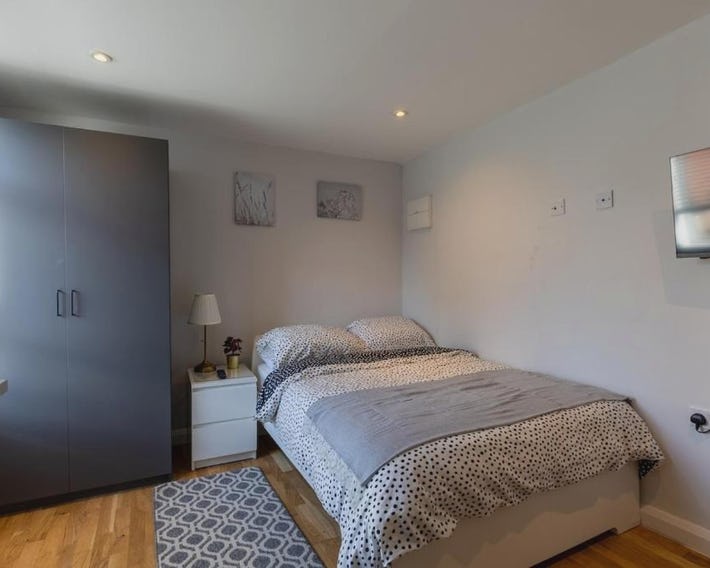 Studio with en suite, compact and comfortable for 1-2 people