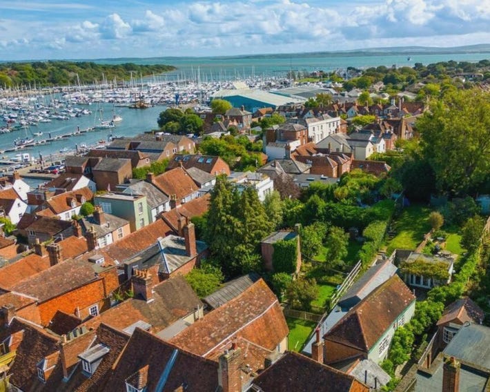 Stunning Luxury Apartment in Central Lymington