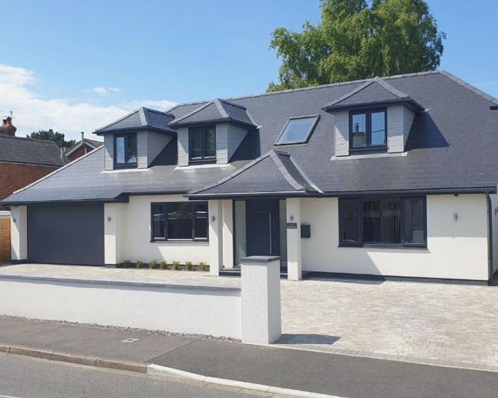 Large modern self contained apartment in Lymington