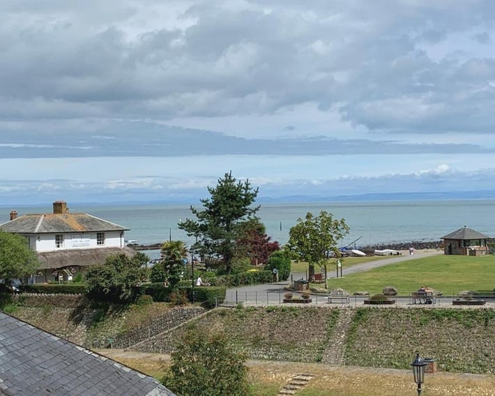 Postmans Rest, second floor apartment, Lynmouth with private parking