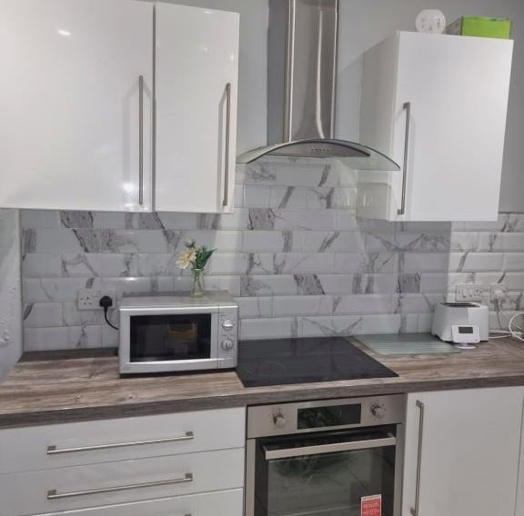 Newly Refurbished 2- Bed Stylish Home