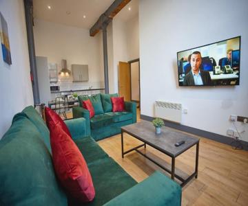 The Larimar Suite