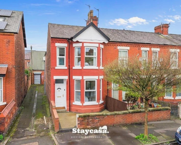 Monton Co-Living - Private Room Self-Cater