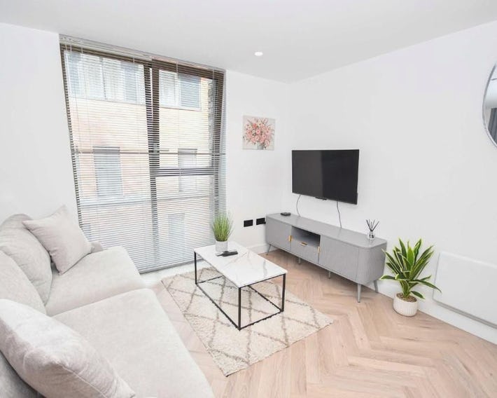 Modern 2 Bed Flat in Central Manchester w Balcony