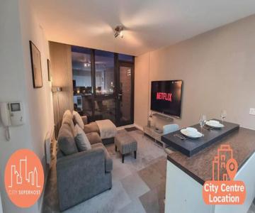 2 Bed Castlefield Flat Canalside