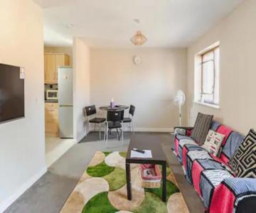 Lovely Apartment with Garden & Parking