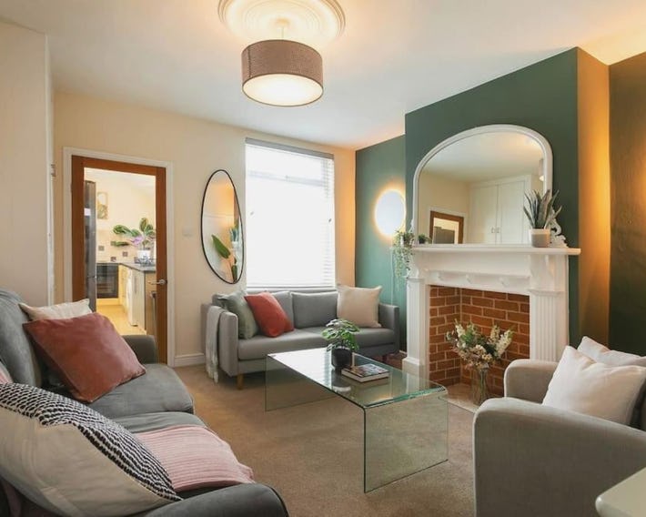 Stylish 4 Bed Home In Central Nottingham w/Parking