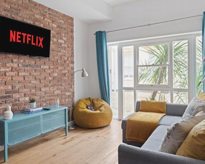 Urban Elegance - 2 Bed Luxury City Retreat