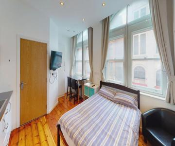 Studio With Great City Views