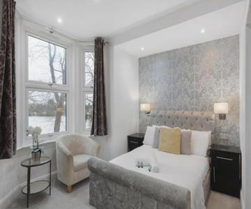 Modern City Centre Studio Apartment 202