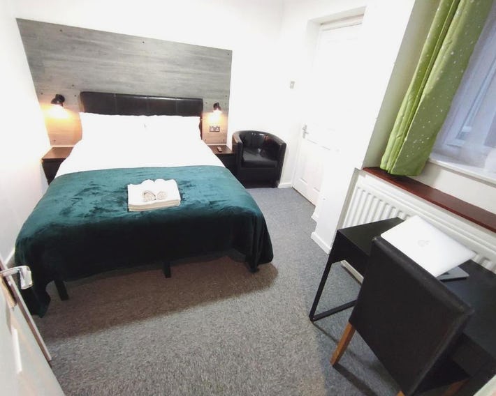 Rowan Studio - City Centre Self Contained One-Bed Flat