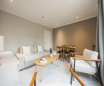 Stylish Flat, Short Walk To Town