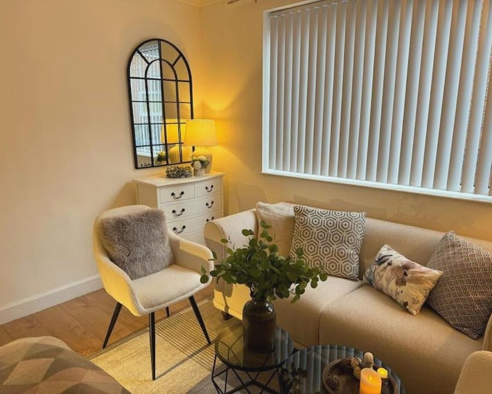 Central Beautiful renovated Flat incl Parking