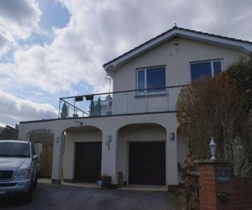 Luxury 3 bedded room with sea views and parking