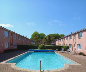 50 New Esplanade Court