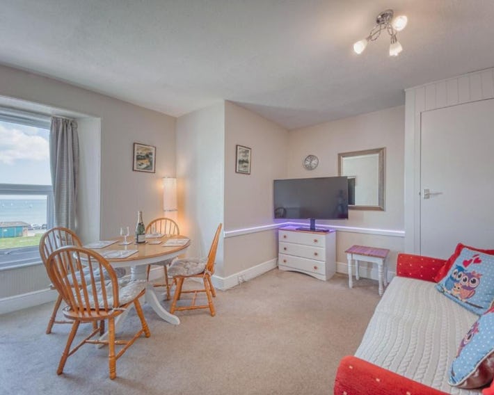 Apartment 5 - 1 Bedroom Sea Front-Sea Views-Free Parking