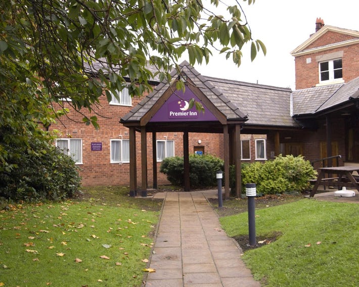 Premier Inn Wirral (Childer Thornton)