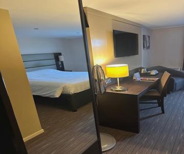 Premier Inn Wirral (Two Mills)