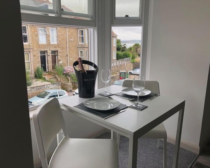 Newly Renovated Modern Studio Apartment