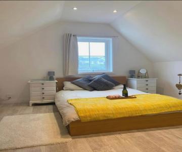 Romantic Hideaway, Seconds Away From Perran Beach