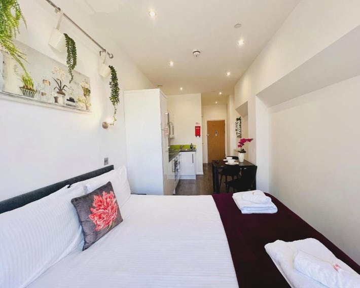 Fox House, Studio Apartments