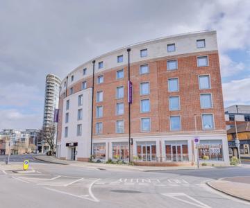 Premier Inn Portsmouth Dockyard Hotel