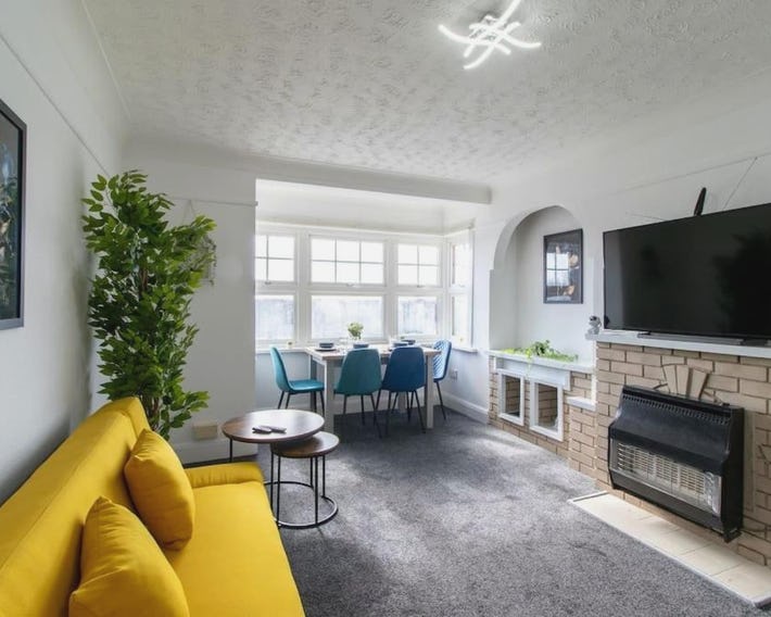 Open Mind Property - Southsea with Free Parking