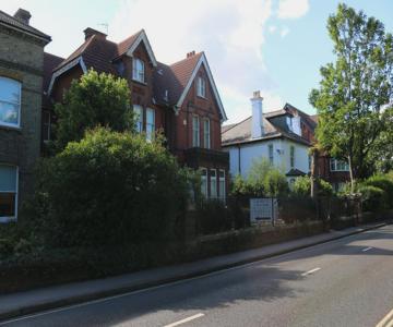 Acorn Lodge Guest House - Free parking
