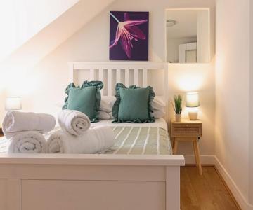 Town Centre Apartment With Free Parking