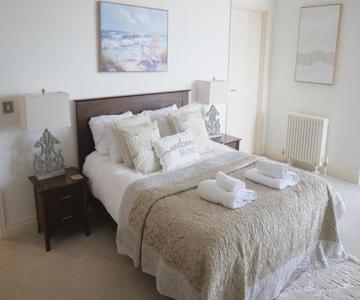 Seas the Day Beachfront Apartment Ramsgate - Sleeps 4