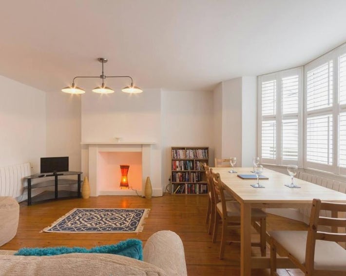 Host & Stay - Victoria Gardens