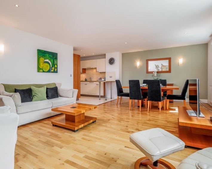 Jeanneau - Prestigious Dolphin Quays apartment on Poole Quay
