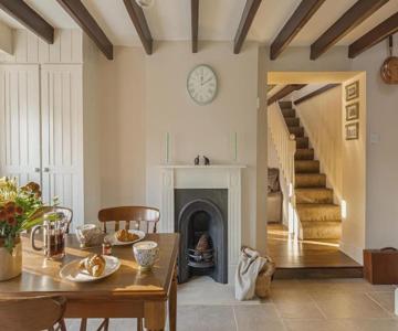 Garth Cottage Village Dog-Friendly Sleeps 4