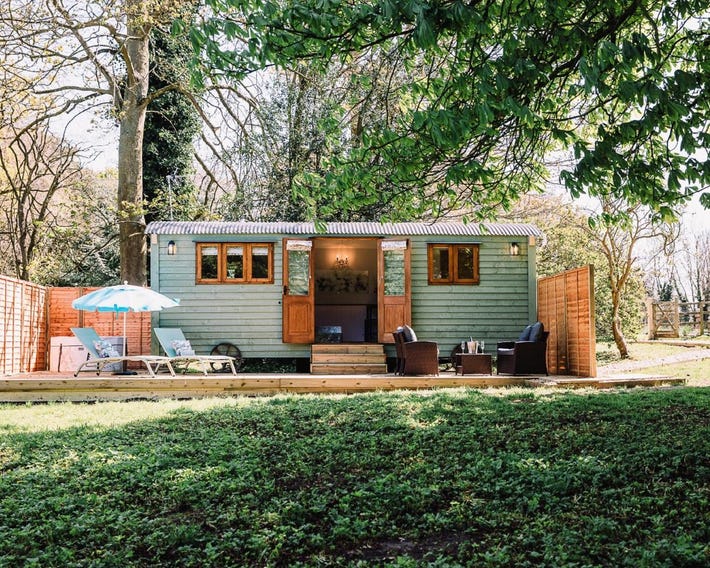Snowdrop Lodge, Walcot Hall Estate