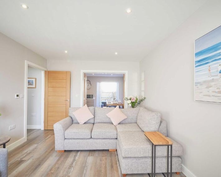 Host & Stay - Sunflower Cottage