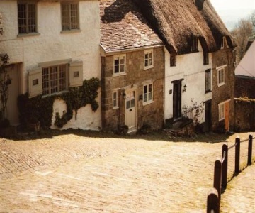 Button Cottage On Gold Hill - Hovis Hill