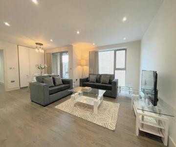 Spectacular 2 Bedroom Apartment In Great Location