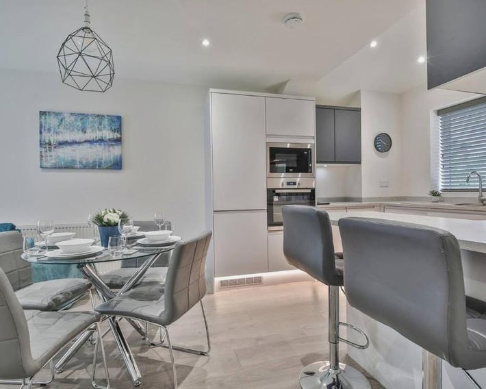 Magnificent, renovated whole house with garden