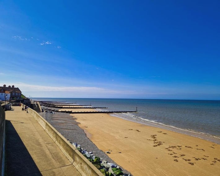 The Wave - 3 bed beach front home in Sheringham
