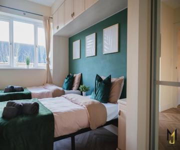 'nomadic Nest' 2-bed Executive Coach House + Free Parking!