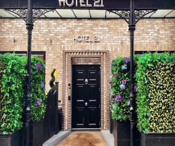Hotel 21