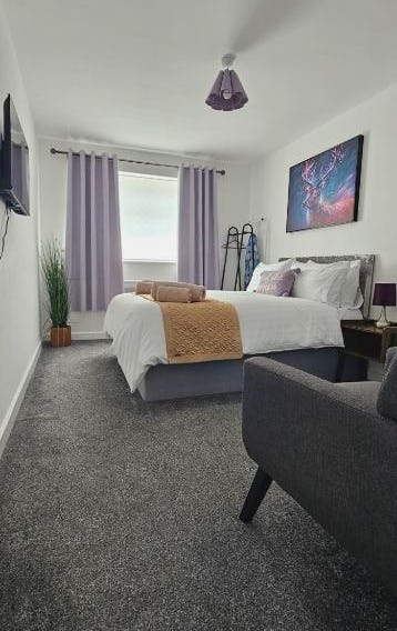 Deluxe Town Centre 2 Bedroom Apartment