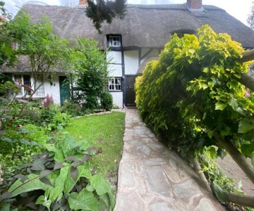 Old Cottage In Stratford Upon Avon