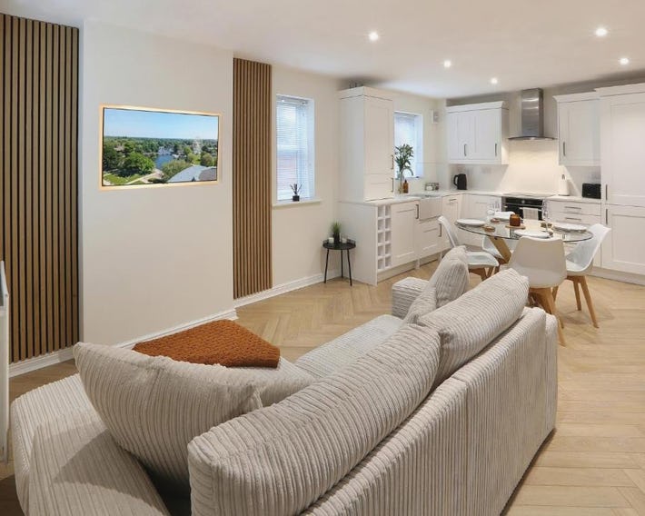 Ground Floor Stratford Flat - Free Parking