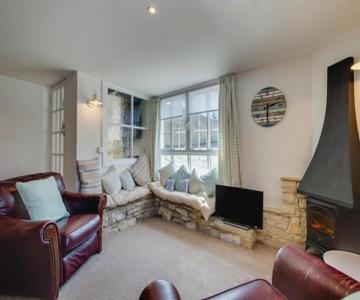 3 Bed in Swanage oc-wy446