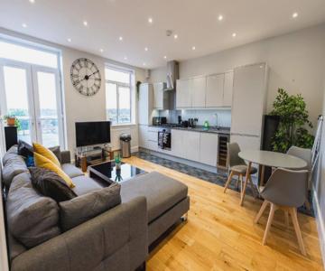 Thorpe Road 1 Bed Apartment With Parking