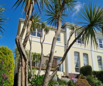 Meadowside Holiday Apartments
